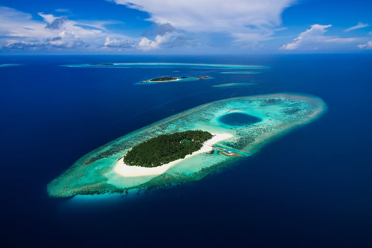 discover maldives' atolls