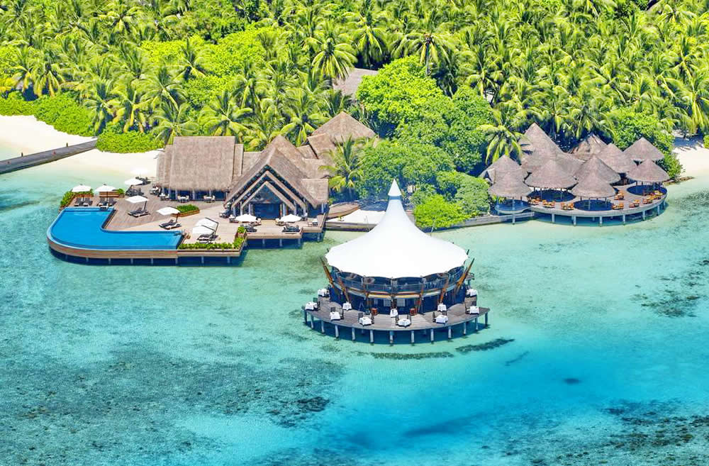 Baros Maldives overwater restaurant