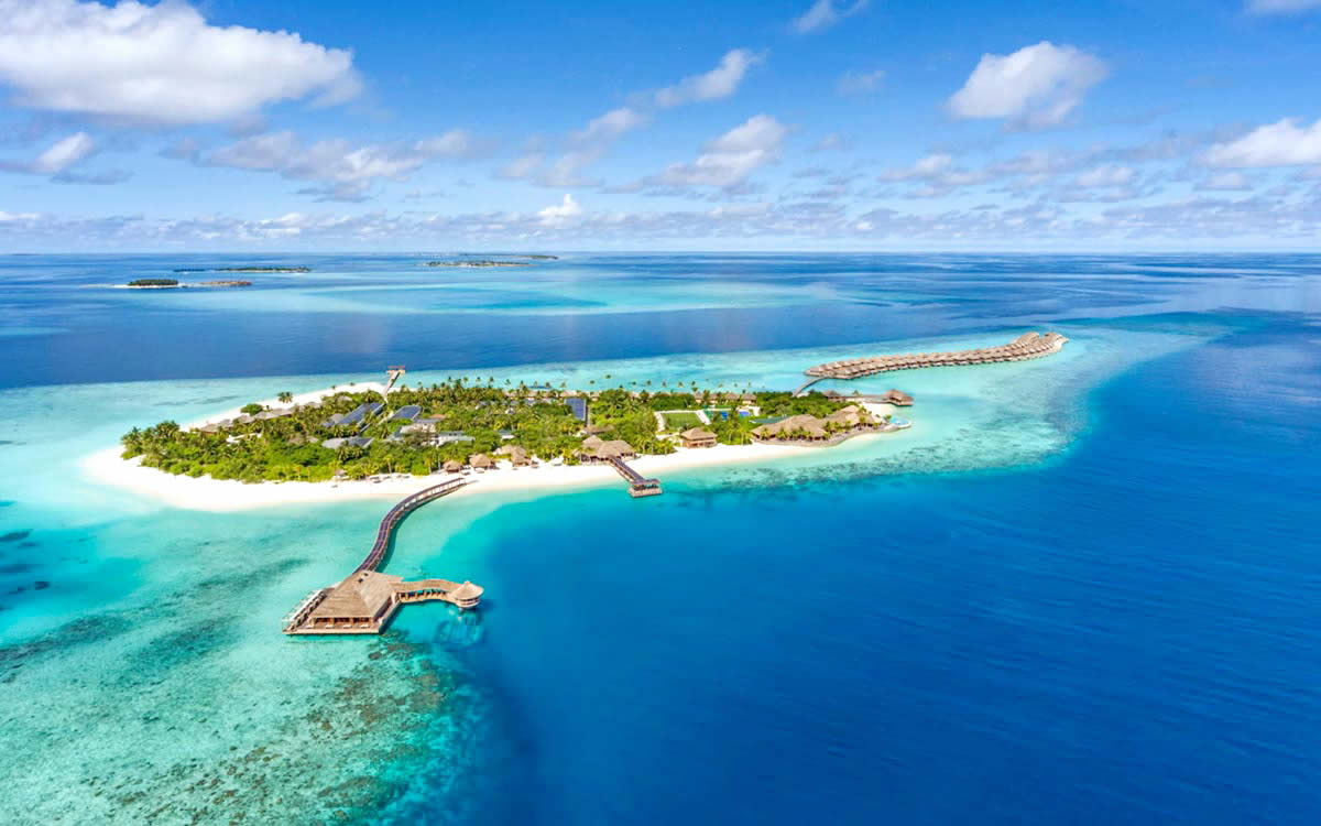 Featuring direct beach or lagoon access, LUX* South Ari Atoll's 5-star rooms have chic beach-house style furnishings and outdoor seating areas. They boast flat-screen TVs and chaise lounges. For convenience, a coffee machine and minibar are provided.