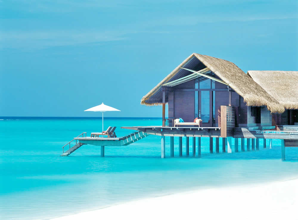 One & Only Reethi Rah is located in Maldives’ North Male Atoll. This luxurious tropical getaway overlooks the Indian Ocean and offers an infinity pool, free Wi-Fi and a peaceful private beach.