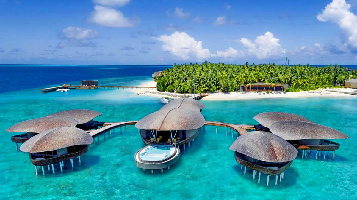 The St. Regis Maldives Vommuli Resort luxury escape in the Indian Ocean