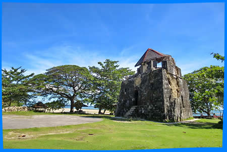 старинная башня форт Марибуджок (Maribojoc) ба