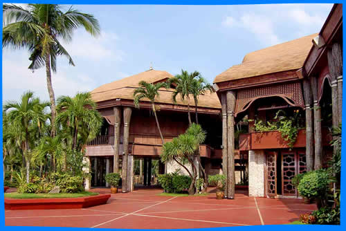 Кокосовый Дворец (Coconut Palace)