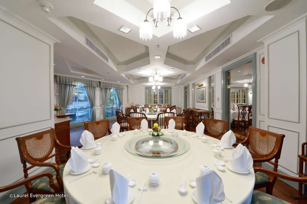 Ресторан Evergarden в Evergreen Laurel Hotel Bangkok