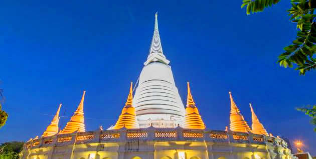 Wat Prayoon в Бангкоке - Ваты и Храмы Бангкока