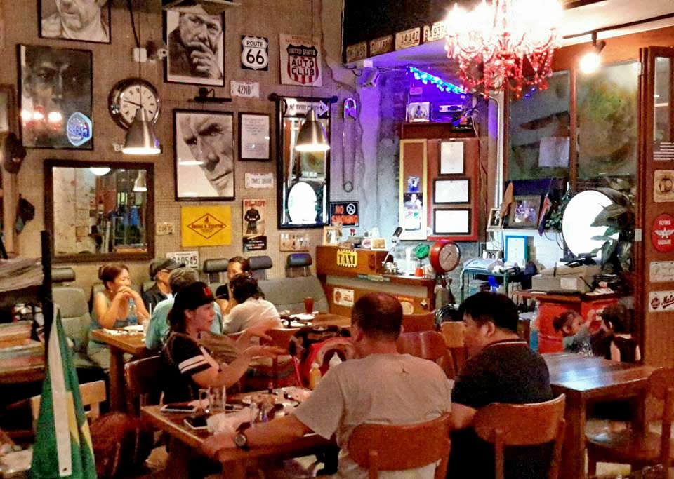 Garage Burger&Grill Bangkok - Американский Ресторан Бургеров в All Seasons Place в Плоенчит