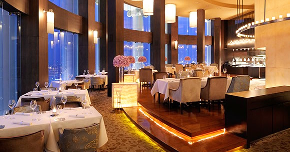 Mezzaluna Bangkok at Tower Club в lebua - Отличный Ресторан Высокой Кухни в Силом