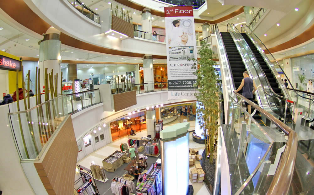 Q House Lumpini Life Center Mall