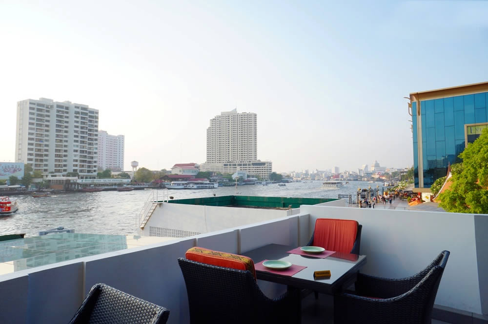 Ресторан Thara Thong в Royal Orchid Sheraton Bangkok