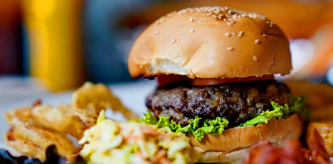 Garage Burger & Grill Bangkok - Американский Ресторан Бургеров в All Seasons Place в Плоенчит