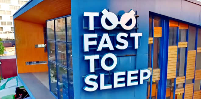 Too Fast To Sleep Bangkok - Круглосуточное Кафе и Рабочее Место в Силом